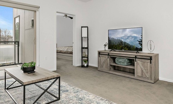 East End Apartment | Beautiful location in downtown with AMAZING views