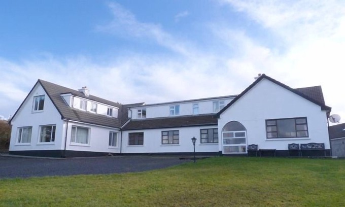 Cloonamanagh Apartment | Beautiful location with mountains & sea views