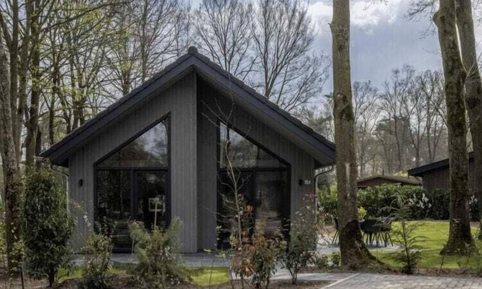 Oirschot House | Beautiful lodge at the edge of the forest