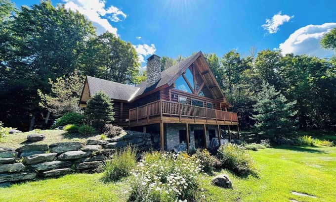 Stowe Hollow Cabin | Beautiful Lodge Cabin-Immaculate views - Family friendly-Close to Stowe Village