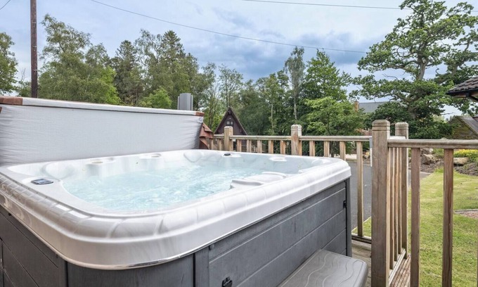 Otterburn House | Beautiful Lodge With Hot Tub & Outdoor Dining