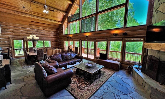 Purgatory Cabin | Beautiful Log Cabin 2 Miles to Purgatory Resort with Hot Tub