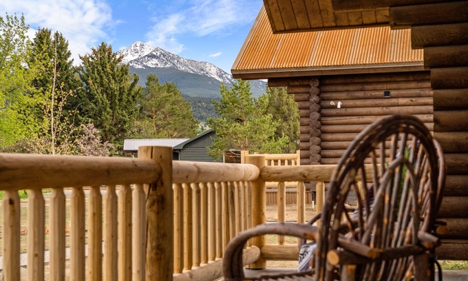 Livingston Cabin | Beautiful Log Cabin Near Fishing Access To Yellowstone
