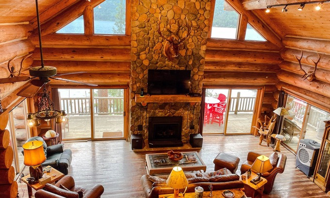 Coeur d'Alene House | Beautiful Log Cabin w/Beachfront & Stunning Lake Views in Coeur d'Alene Idaho.