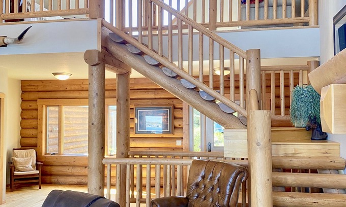 Watertown House | Beautiful Log House on Scenic Lake Kampeska Sleeps 15