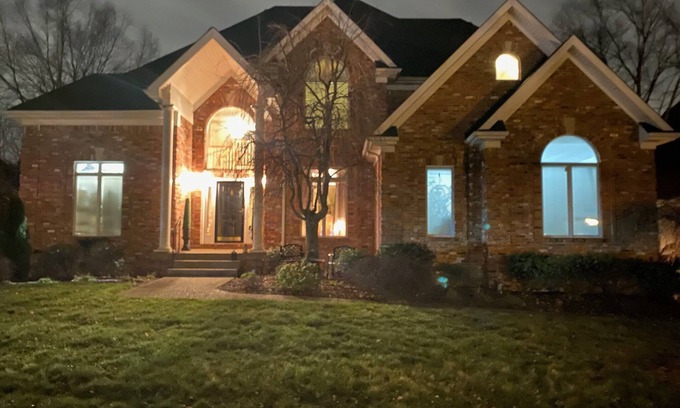 Prospect House | Beautiful Louisville home for executives, families or friends 5300sf