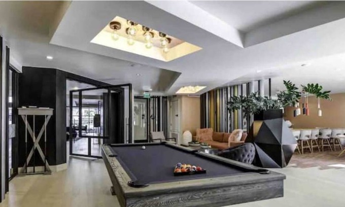 Airport Area House | Beautiful luxury 1 bedroom apartment!
