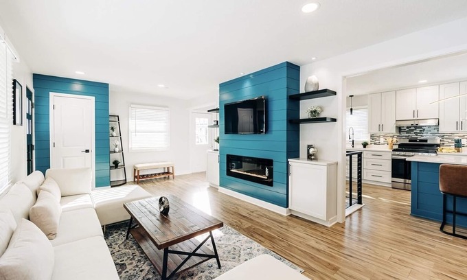 Cottage Grove House | Beautiful luxury 4BR/2BA recently renovated with open concept