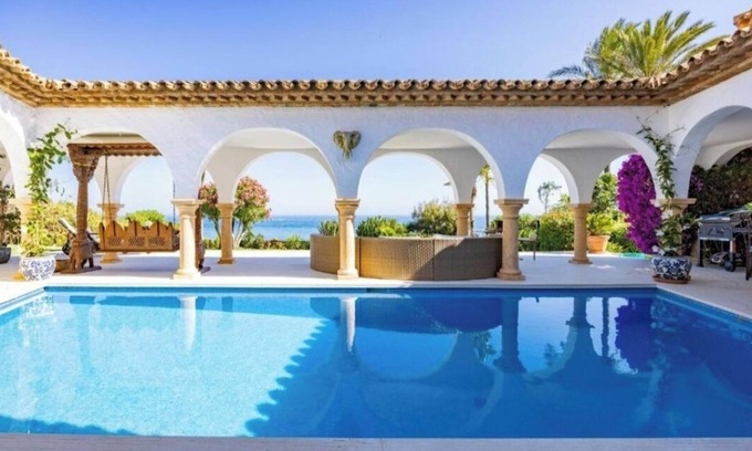 Cabopino House | Beautiful Marbella Beach Front Villa