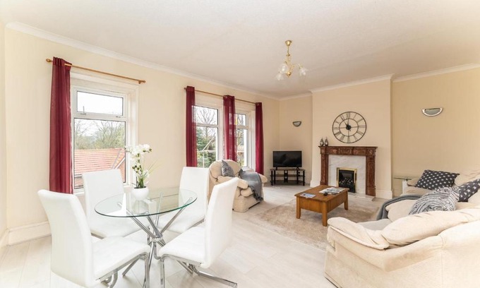 South Shields Apartment | Beautiful Marine Park 3 Bedroom Maison