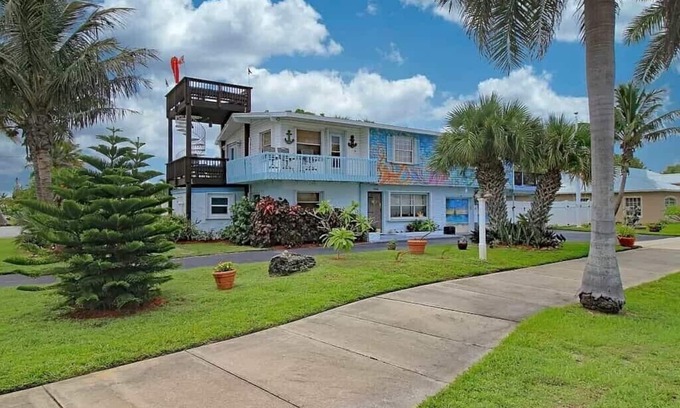 Fort Pierce House | Beautiful Mermaid House on Hutchinson Island with Ocean access