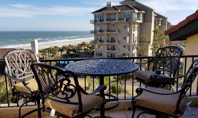 Fernandina Beach Condo | Beautiful Million Dollar Views From Ocean Front Pent House Amelia Island Pet-Ask