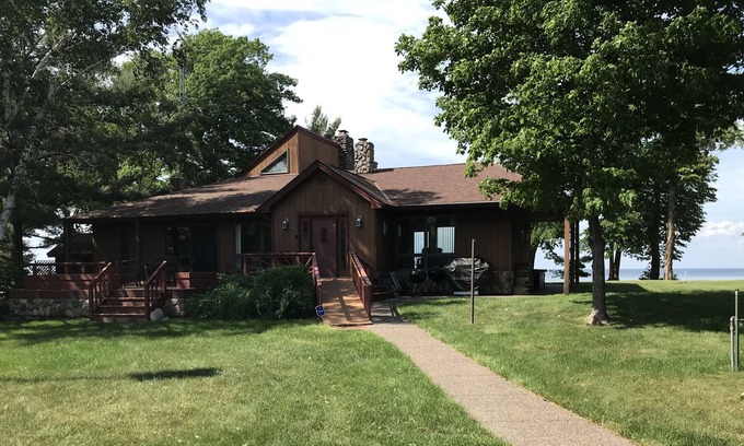 Onamia House | Beautiful Mille Lacs lake home