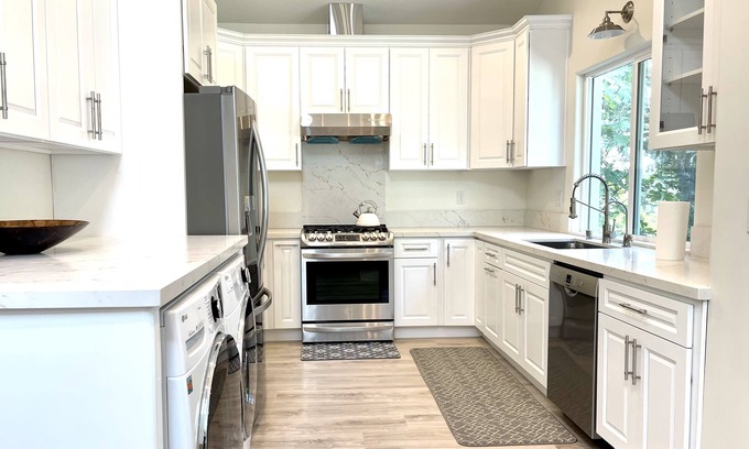 Mount Wilson House | Beautiful modern bright brand new guest house 2 beds and 2 baths