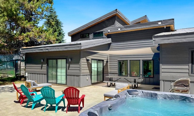 Tamarack Resort Cabin | Beautiful Modern Escape Next to Lake Inlet