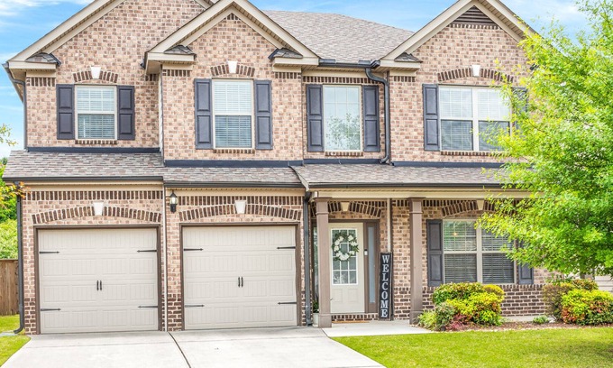 Loganville House | Beautiful Modern Luxury Oasis