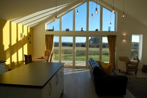 Trearddur Bay Villa | Beautiful, Modern Villa 5 mins walk from the Stunning Bay at Trearddur