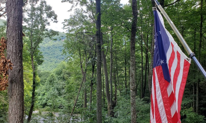 Laurel Ridge Apartment | Beautiful Mountain Getaway in a safe gated community.