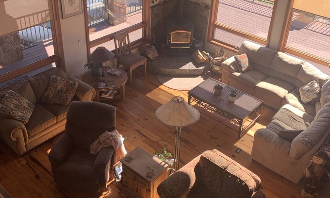 Springerville Other | Beautiful mountain getaway with hot tub and game room.