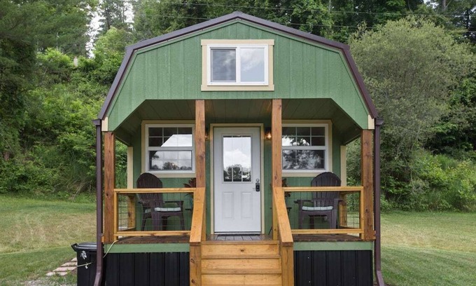 Marshall House | Beautiful Mountain Views at Halewood Farm Cottage!