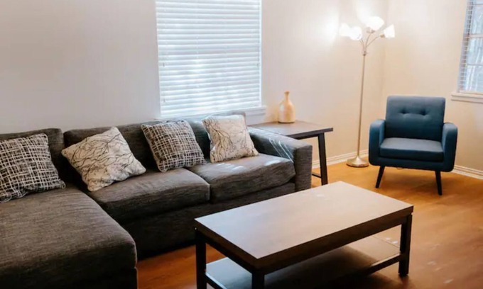 Handley Apartment | Beautiful New DFW 3BR 2BA Home Near AT&T Stadium