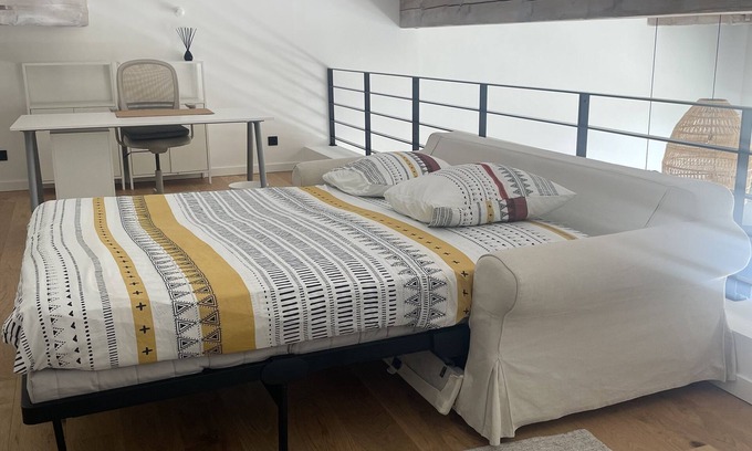 La Barben House | Beautiful new house of around 200m2 on 3000m2 of land pisicne jacuzzi