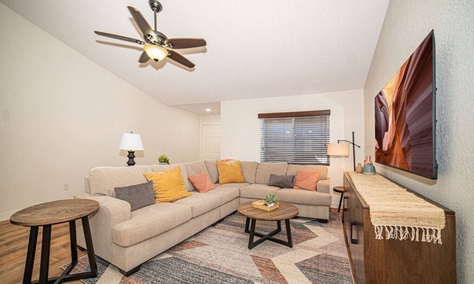 Yuma House | Beautiful Newly Remodeled Single Story 2Bdr 2Bath