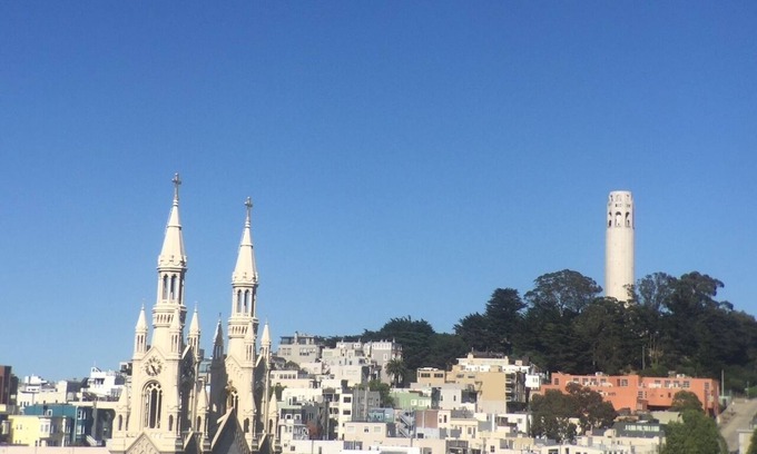 Russian Hill Condo | Beautiful North Beach-Russian Hill 2BR + Office 2BA Gem!