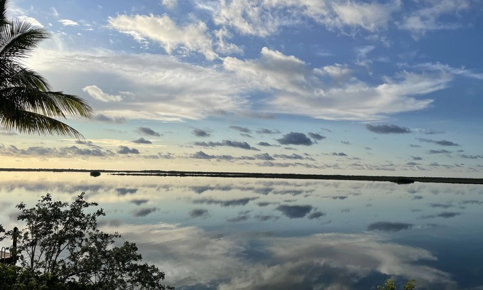 Bay Point House | Beautiful Oceanfront quiet neighborhood with Dock