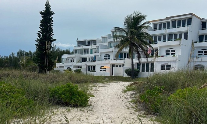 Freeport House | Beautiful oceanfront townhome just steps from the beach