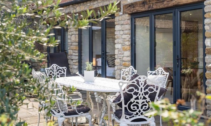 Swineford Apartment | Beautiful One-bed Countryside Retreat In Bath