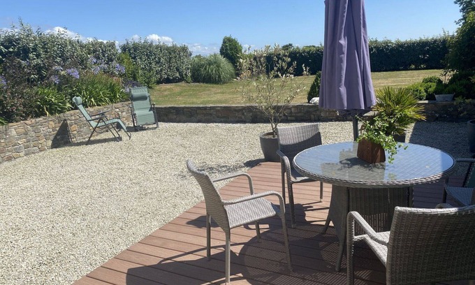 Bretteville-sur-Ay House | Beautiful private villa for 4 people with WIFI, TV, terrace, pets allowed and parking