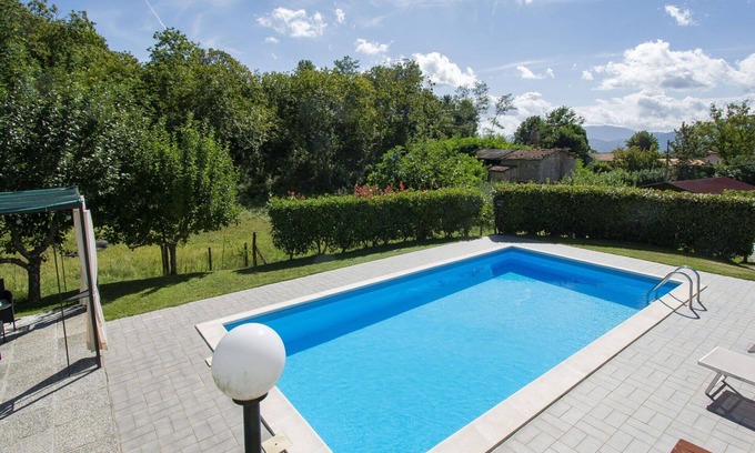 Villa Collemandina Villa | Beautiful private villa for 7 people with WIFI, private pool, TV, patio, pets allowed and parking