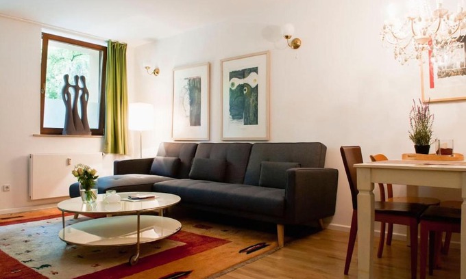 Pankow Apartment | Beautiful Park Apartment for 4 Guests
