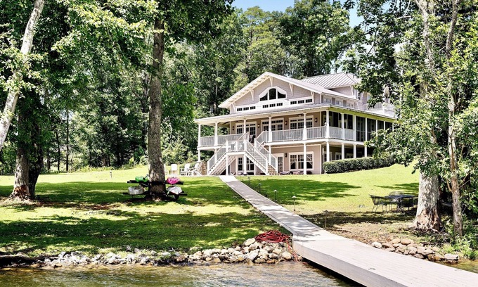 Spring City House | Beautiful, Peaceful Lake Home | Stunning Watts Bar Lake!