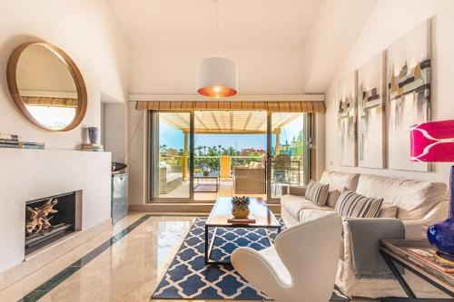 Sotogrande Apartment | Beautiful penthouse overlooking marina channels