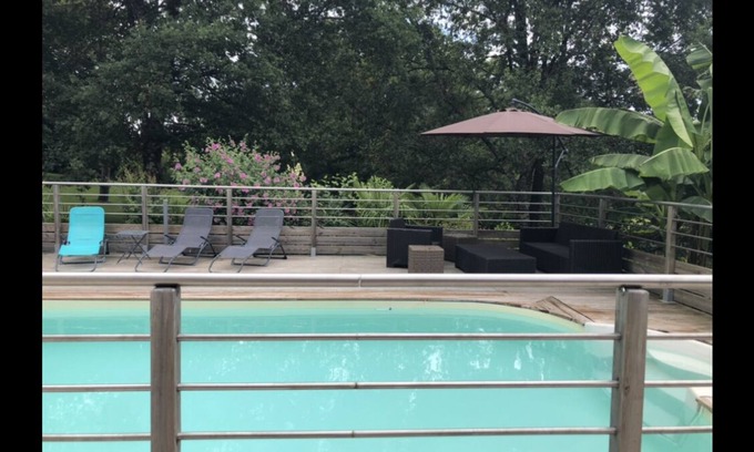 Douzillac House | BEAUTIFUL PERIGOURDINE rated 3 STAR - WITH PRIVATE SWIMMING POOL AND FIBER