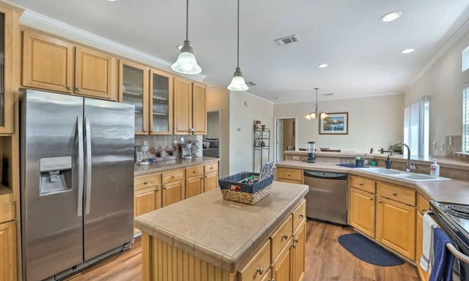 Flour Bluff House | Beautiful Pet-Friendly Home By The Beach!