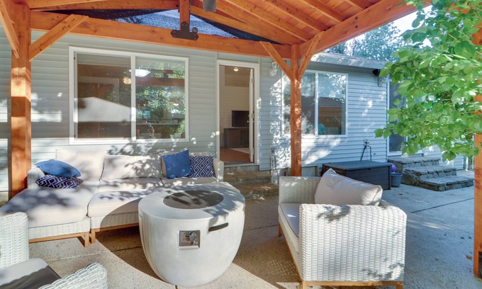 Washougal House | Beautiful Pet-Friendly Washougal Home w/Fire Pit!