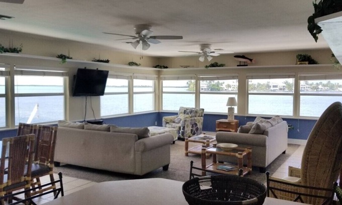 Sugarloaf Key House | Beautiful POOL3/2 Sleeps 8. ALL ROOMS Waterfront