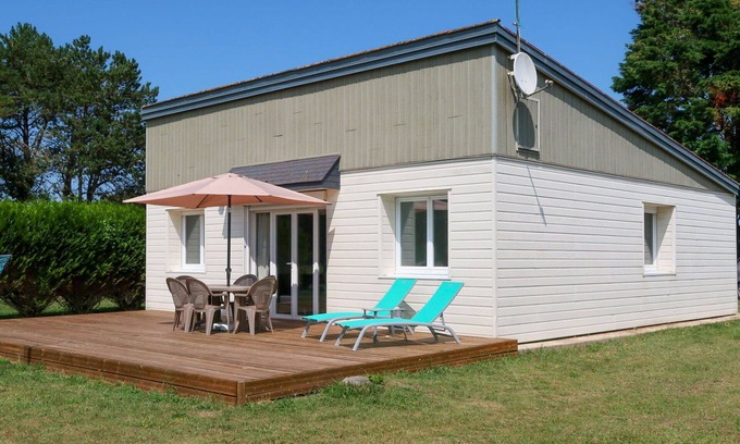 Saint-Remy-des-Landes House | Beautiful private villa for 6 guests with WIFI, TV, terrace and pets allowed