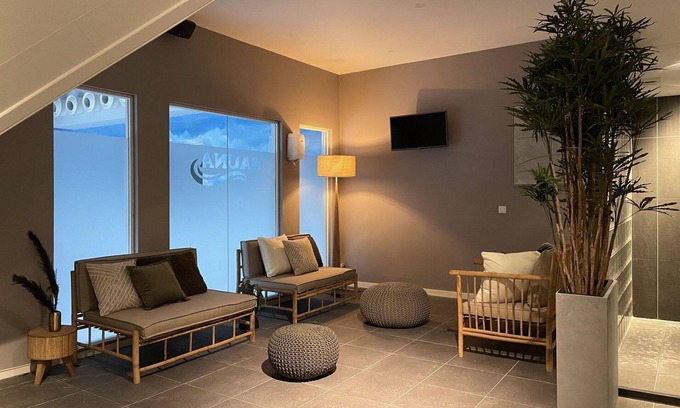 West-Graftdijk House | Beautiful private villa for 6 people with WIFI, TV, terrace and parking
