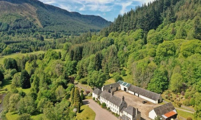 Invermoriston House | Beautiful private villa for 6 guests with WIFI and TV