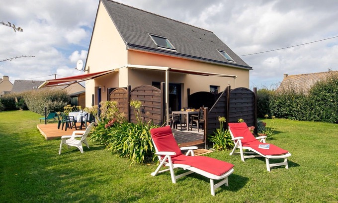 Kerlouan House | Beautiful private villa for 6 guests with WIFI, TV, terrace and parking