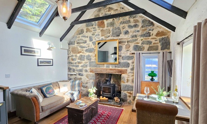 Struan House | Beautiful private villa for 2 guests with WIFI, TV, patio, panoramic view and parking