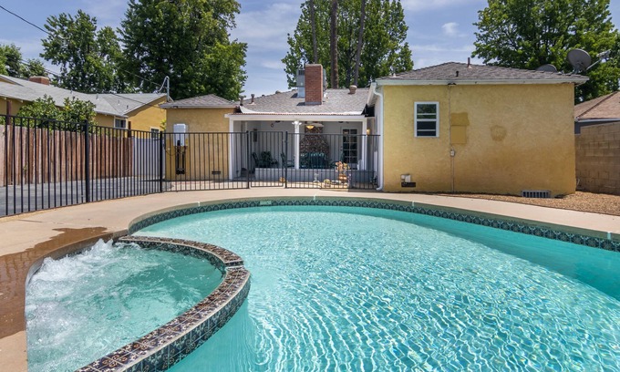 Valley Village House | Beautiful private house W/Spa& pool @ heart of LA