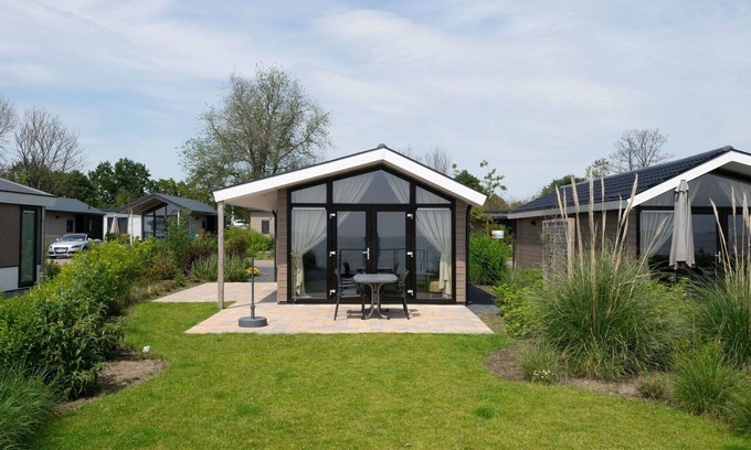 Enkhuizen House | Beautiful private villa for 4 guests with WIFI, TV, terrace and parking