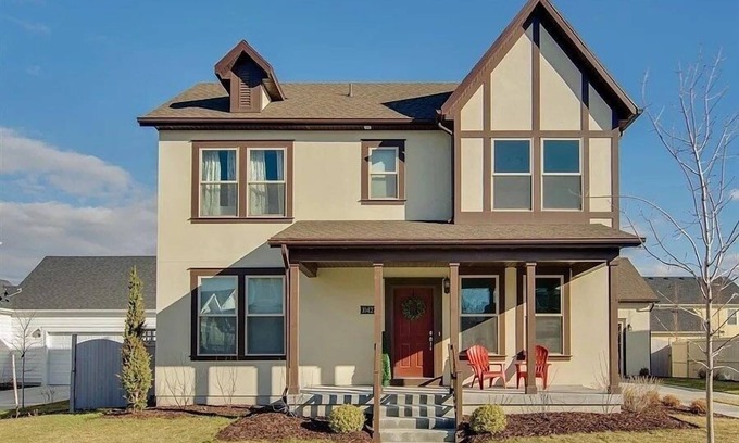 Daybreak House | beautiful, private, roomy home