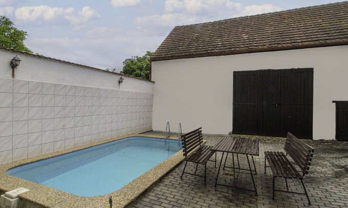 Sedlec Villa | Beautiful private villa for 8 people with private pool, TV, pets allowed and parking