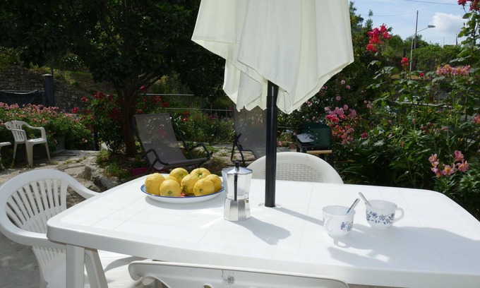 Chiusanico House | Beautiful private villa for 6 guests with WIFI, TV, patio, pets allowed and parking